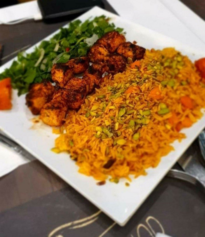 شيش طاووق مع رز بخاري