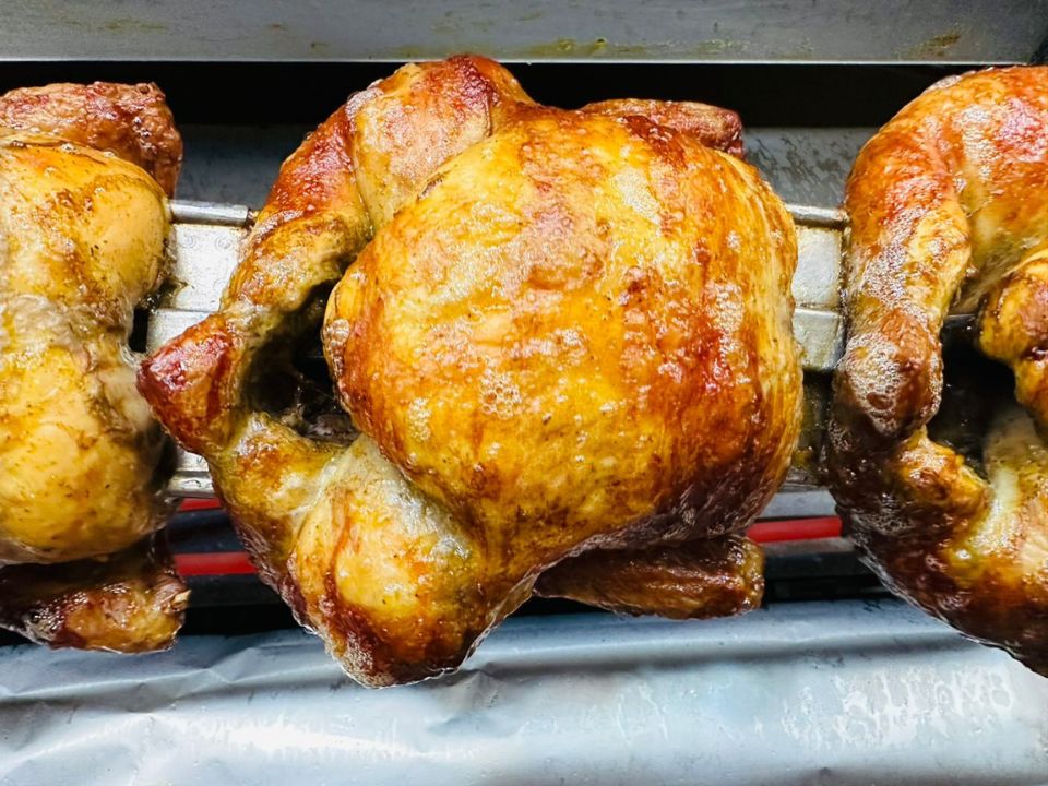 دجاجة محمره كامله