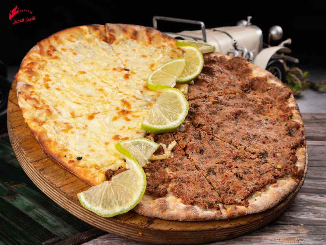 صفيحة لحم وجبنه