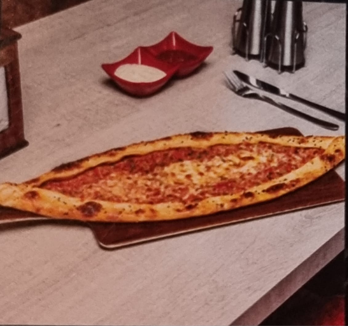 فطيرة لحم خروف و جبنة