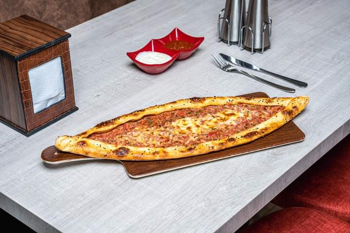 فطيرة لحم و جبنة