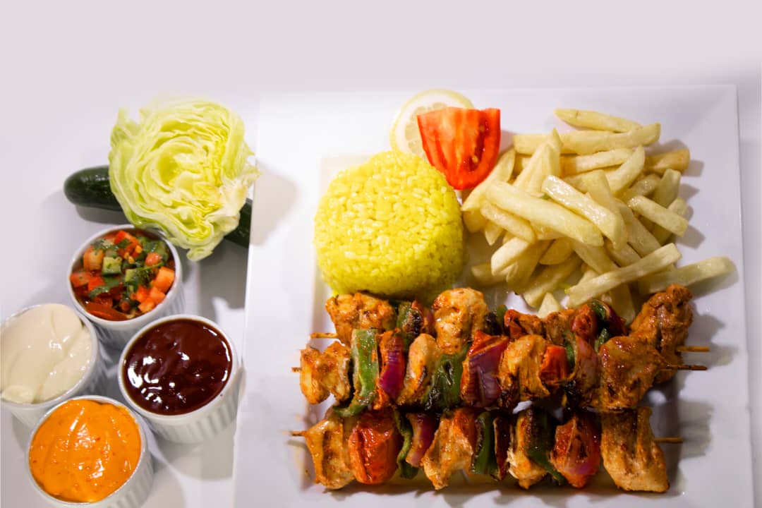 وجبة شيش طاووق 