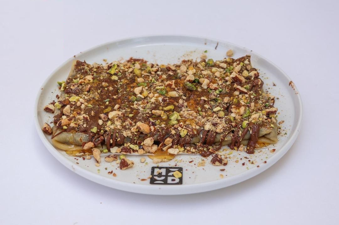 كريب نوتيلا عسل مكسرات