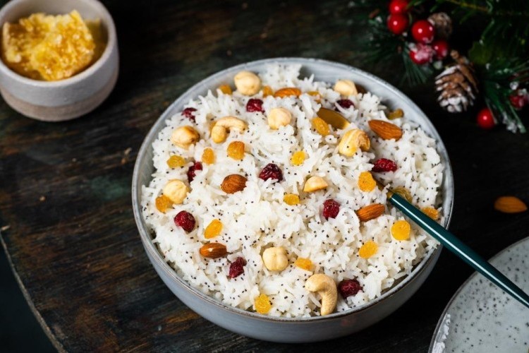 صحن أرز بالمكسرات حجم متوسط 